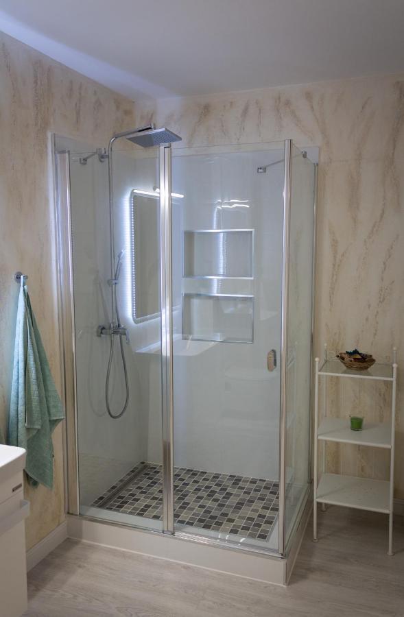 Apartament Sara Mamaia Nord Apartment นาโวดาริ ภายนอก รูปภาพ